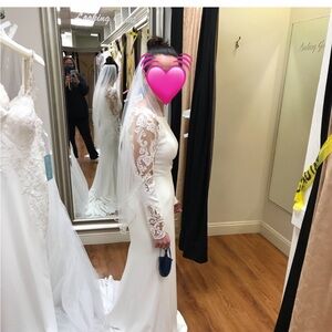 Elegant White Lace Sleeve Wedding Dress never worn